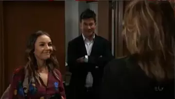 Moulinette Soeurs Maisie Chemisier porté par Lexi Ainsworth comme on le voit dans l'Hôpital Général le 3 juillet 2019