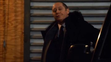 Cravate portée par Raymond " Red " Reddington (James Spader) dans La liste noire (Saison 03)