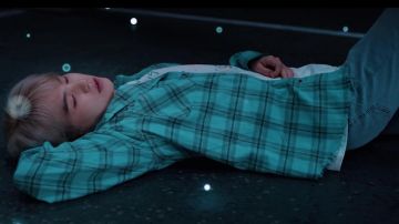 The shirt blue plaid of Suga in the clip Lights BTS