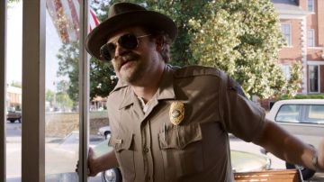 The badge of police officer Jim Hopper (David Harbour) in Stranger Things Season 3 Episode 2