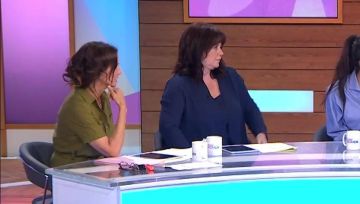 Bleu Long Sleeve Cardigan Drapé porté par Coleen Nolan en Vrac, les Femmes 2 juillet 2019