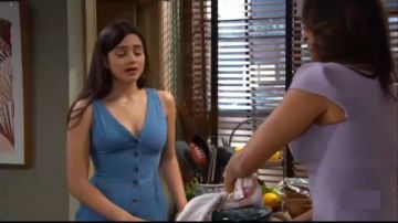 Bcbgmaxazria Button-Front Denim Jumpsuit usado por Sasha Calle como se ve en The Young and the Restless JULIO 4, 2019