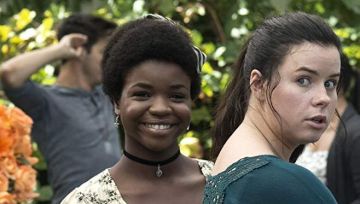 Choker with Pendant in The House