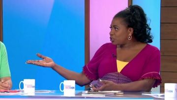 Pendientes de aro redondo de oro con tachuelas de Brenda Edward en Loose Women Junio 2019