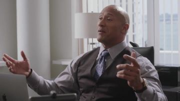 Camisa de manga larga de algodón gris claro de Spencer Strasmore (Dwayne Johnson) en Ballers (S03)