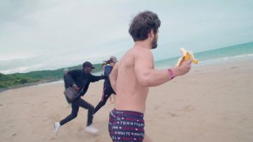 Calzoncillos de Tommy Hilfilger vistos en el video musical de Lomepal's Kids