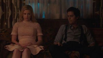 The dress Forever New Betty Cooper (Lili Reinhart) in Riverdale S02E12