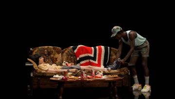 Sneakers Reebok Classic Leather Blue Mike Wheeler (Finn Wolfhard) in Stranger Things (S03E03)