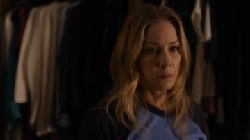 American Apparel T-Shirt worn by Jen Harding (Christina Applegate) in Dead to Me (Season 01 Episode 07)