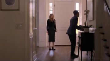 Gianvito Rossi Women’s Linda Suede Pumps worn by Jen Harding (Christina Applegate) in Dead to Me (S01E07)