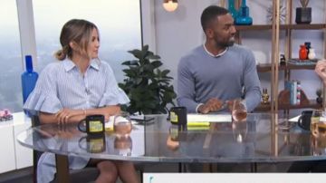 Cinq un vestido de camisa sept Asher usado por Erin Lim en E! Noticias julio 5, 2019