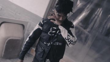 The jacket tactical Rothco scope by Scarlxrd in his clip HEAD GXNE.