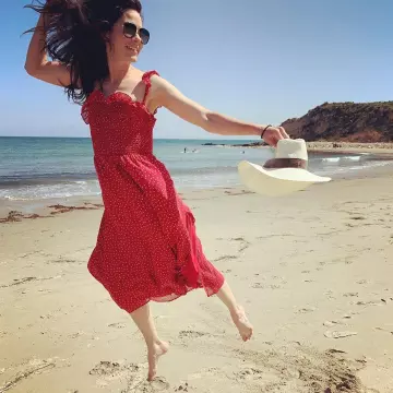 La réforme de la robe Rouge à pois porté par Michelle Monaghan sur l'Instagram account @michellemonaghan