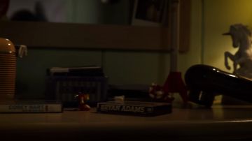 La casete audio Reckless de Bryan Adams de El (Millie Bobby Brown) dans Stranger Things S03E01
