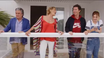 The sweater orange Louis Vuitton worn by Vegedream in her video clip Ibiza  ft. Jessica Area, Anilson, Viélo