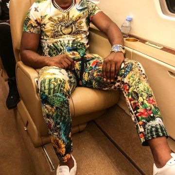 The printed pants Dolce & Gabbana worn by Niska on his account Instagram