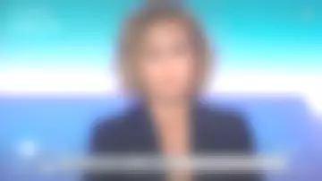 La veste blazer à double boutonnage bleu marine de Caroline Roux dans C dans l'air le 09.07.2019