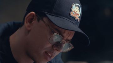 Blue cap Bobby Boy worn by Logic (look-alike) in Logic - Homicide ft. Eminem