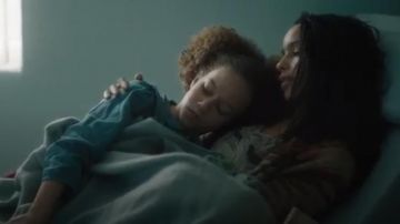 Free People Head in the Clouds T-shirt worn by Bonnie Carlson (Zoë Kravitz) in Big Little Lies (Season 02 Episode 05)