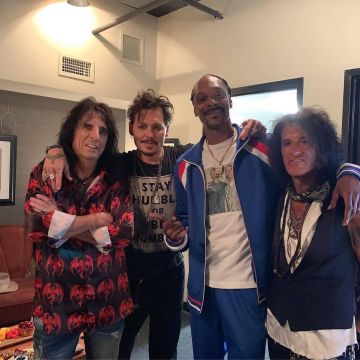Beverly Kills Stay Humble Tee usada por Johnny Depp Jimmy Kimmel Live Show 12 de junio de 2019