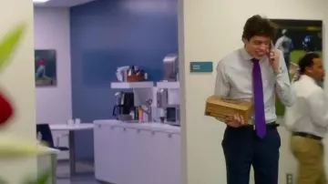 Le pantalon porté par Danny (Pete Davidson) dans Ce que veulent les hommes