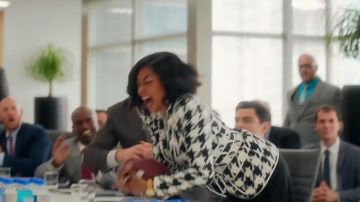 La jupe crayon noire portée par Ali Davis (Taraji P. Henson) dans Ce que veulent les hommes