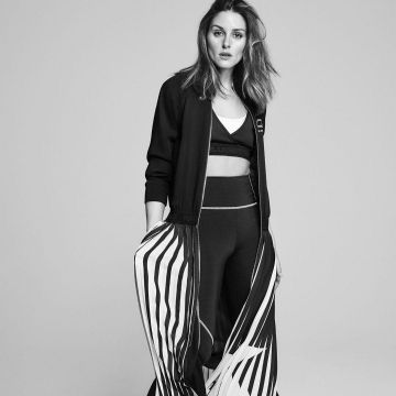 Noir Technique Haut porté par Olivia Palermo pour la collection Karl Lagerfeld x Olivia Palermo