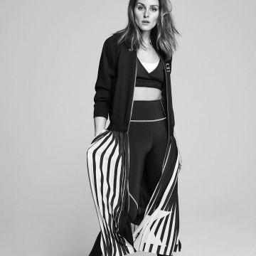 Noir technique leggings portés par Olivia Palermo pour la collection Karl Lagerfeld x Olivia Palermo