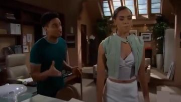 Topman Textured Tip Classic Fit Sweater usado por Xander Avant (Adain Bradley) como se ve en The Bold and the Beautiful JULIO 9, 2019