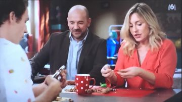 La taza de lunares rojos en Marjorie's en En Famille del 10.07.2019
