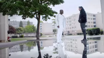 Los pantalones negros para correr La cara norte que lleva Orelsan en el clip ¿Quién tiene la culpa? de Kery James