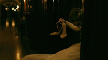 The Pumps square heel with ankle strap by Grace (Samara Weaving) in Wedding Nightmare