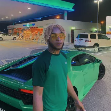 Le t-shirt vert The North Face porté par Zola sur son compte Ins­ta­gram @Binks­zola