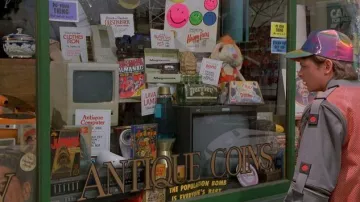 The Macintosh computer, 1986 overview in a glass case in Back to the future II