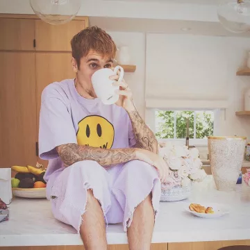 Le t-shirt The House of Drew porté par Justin Bieber sur son compte Instagram @justinbieber