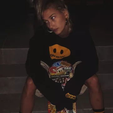 The sweat black The House of Drew worn by Hailey Bieber account on the Instagram of @justin bieber