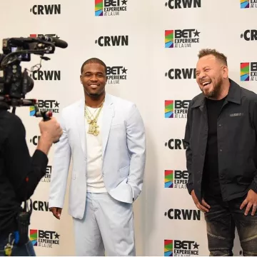 Chaqueta Triple Rrr Celeste de A$AP Ferg en la cuenta de Instagram @asapferg