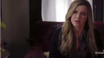 James Perse Sheer Slub Panel Shirt worn by Cassie Bishop (Harriet Dyer) in The InBetween (Season 01 Episode 05)