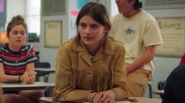 The jacket in suede with fringes worn by Hope Diana (Silvers) in Booksmart