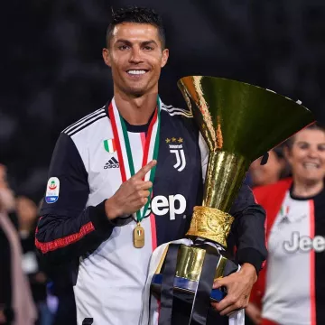 Le maillot Adidas de la Juventus de Turin porté par Cristiano Ronaldo sur son compte Instagram @cristiano
