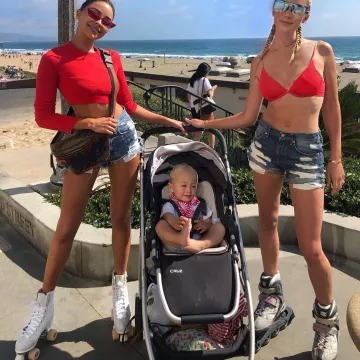 Skate Couture High Roller Patins usés par Olivia Culpo Instagram le 5 juillet 2019