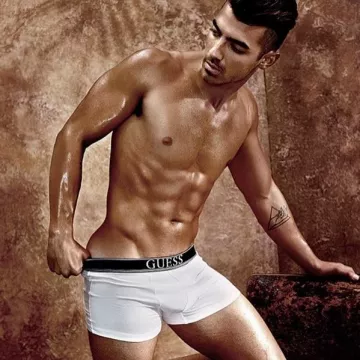 The boxer Guess Joe Jonas on his account Instagram @joejonas