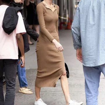 Common Projects Original Achilles Sneaker worn by Martha Hunt on the Instagram account @marthahunt