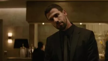 La chemise noire à manches longues portée par Partyguest Dan (Daniele Rizzo) dans Charlie's Angels