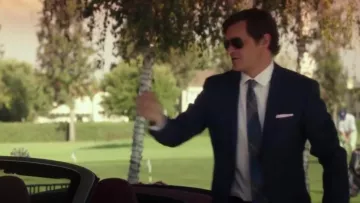 Costume noir porté par Nick Pearson (Tom Everett Scott) en Nous Déteste les Enfants