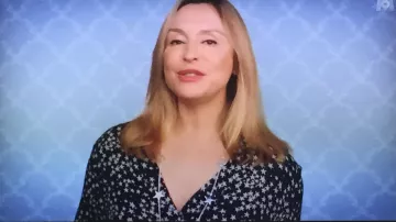 La blusa de patrón estrella usada por Marjorie (Jeanne Savary) en En Famille del 12.7.2019
