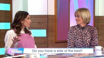Blusa de manga larga con estampado de leopardo usada por Jane Moore en Loose Women 6/5/2019