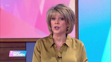 Blusa marrón Butto up usada por Ruth Langsford en Loose Women 6/3/2019