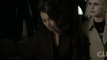 Rag & Bone  Darwen Coat worn by Peyton Charles (Aly Michalka) in iZombie (Season 05 Episode 10)