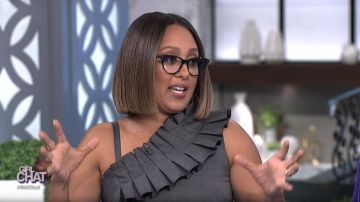Ted Baker London Une Épaule Robe Fourreau porté par Tamera Mowry-Housley sur Le Real Talk Show juillet 2019